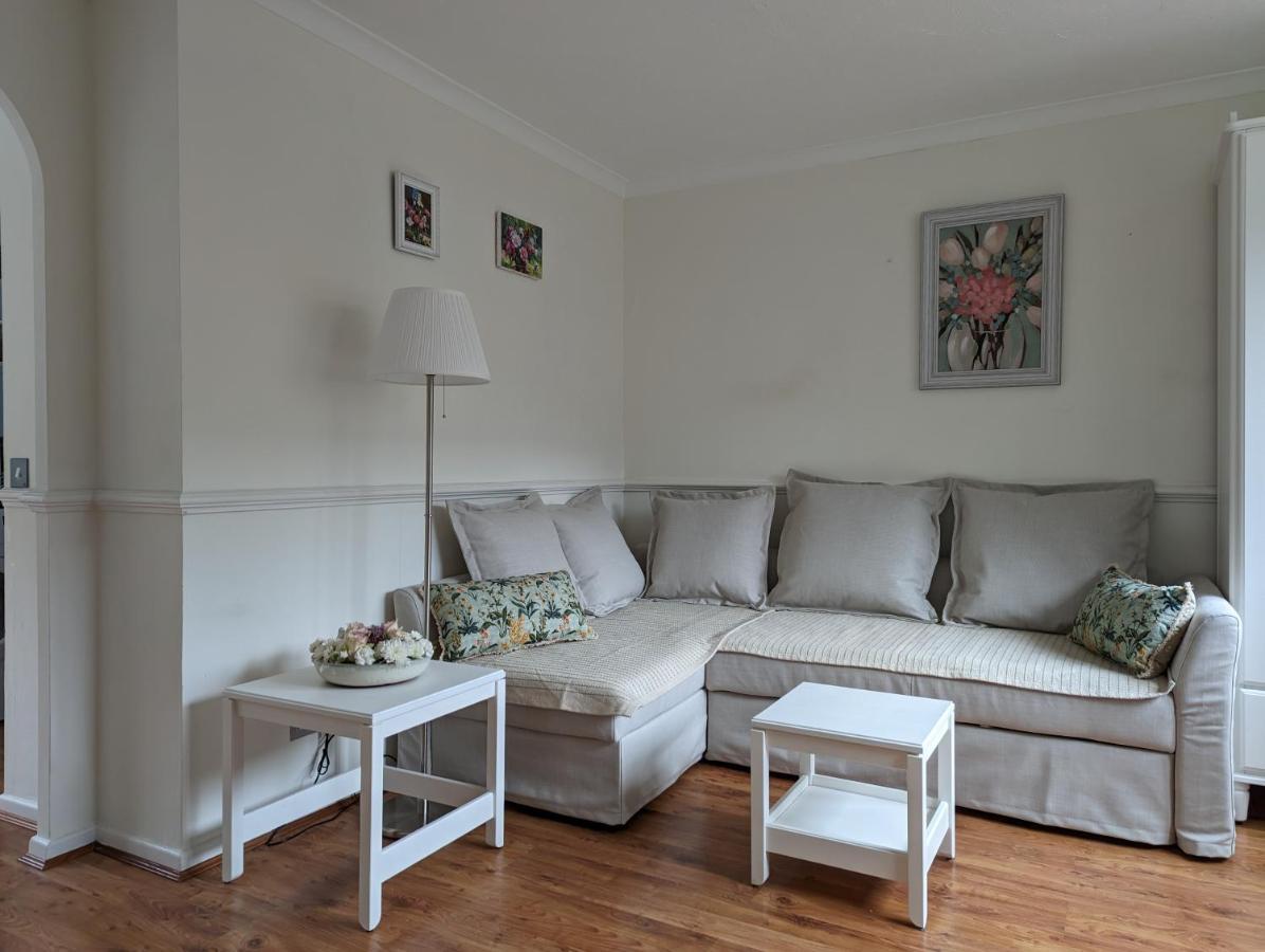 Cosy House With A Garden Villa ลอนดอน ภายนอก รูปภาพ