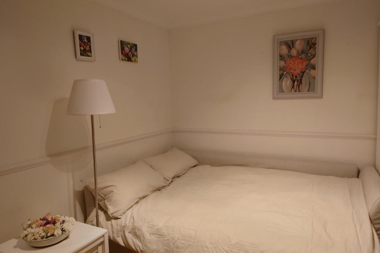 Cosy House With A Garden Villa ลอนดอน ภายนอก รูปภาพ